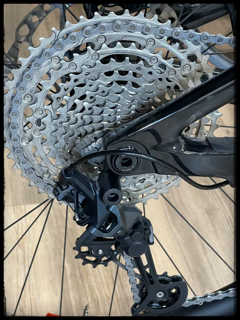 Trance X E+ 2 Pro 29er 25km/h Medium Sapphire-5